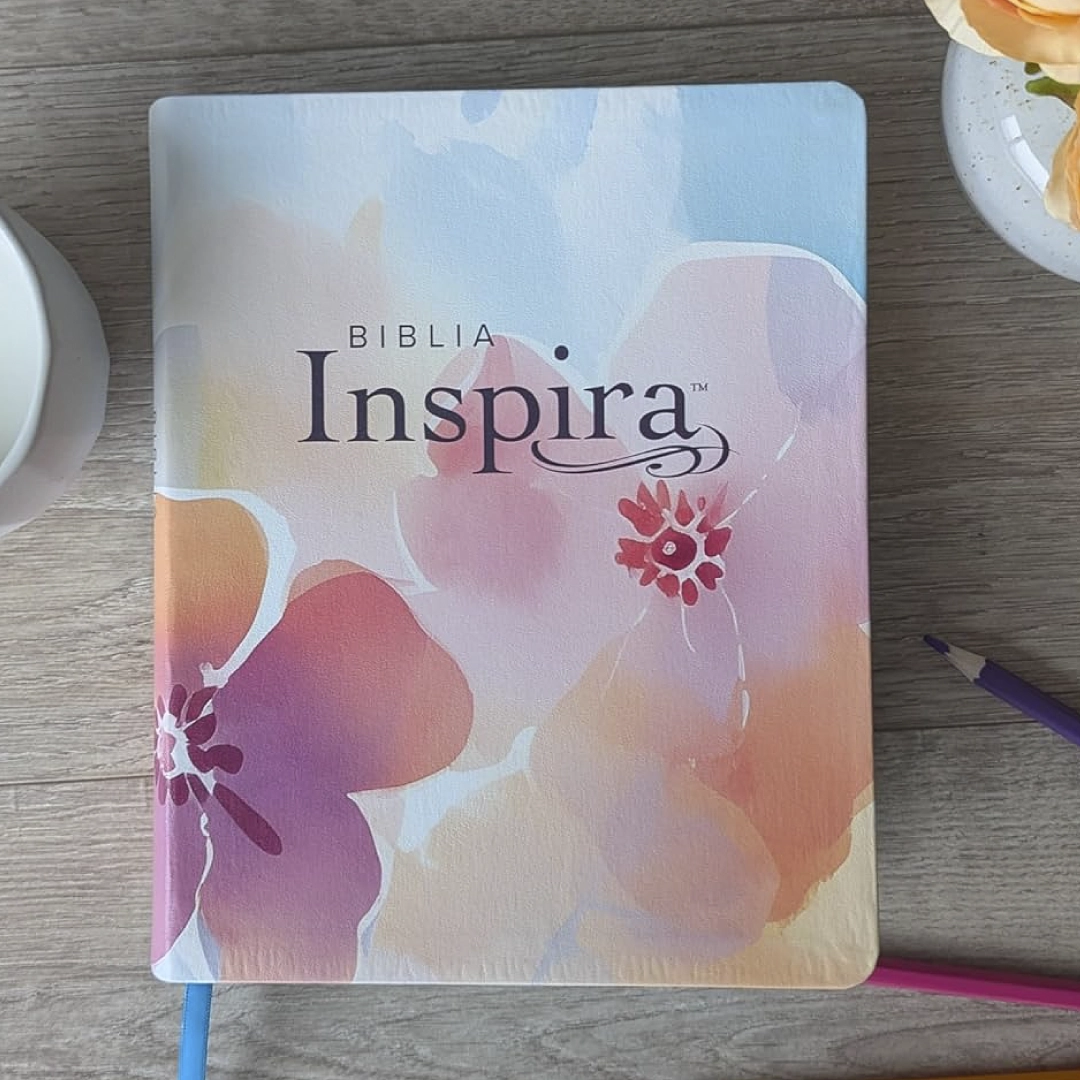 Biblia Inspira NTV con Filament (SentiPiel, Paraíso floral): La Biblia que inspira tu creatividad