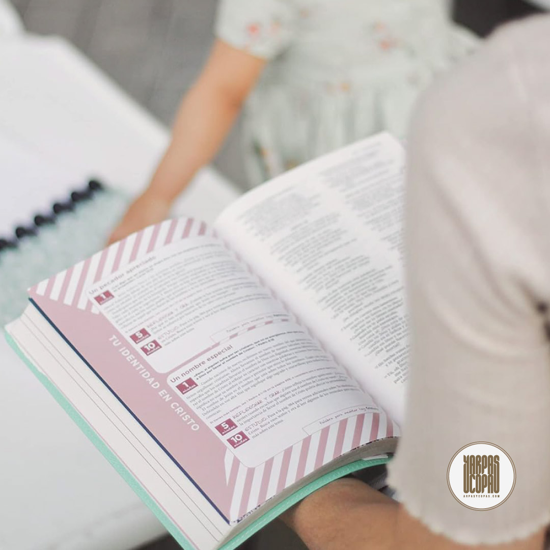 Biblia de la Mamá Ocupada (Leathersoft, Turquesa, Edición Letra Roja) Inspiración diaria aun cuando solo tienes un minuto