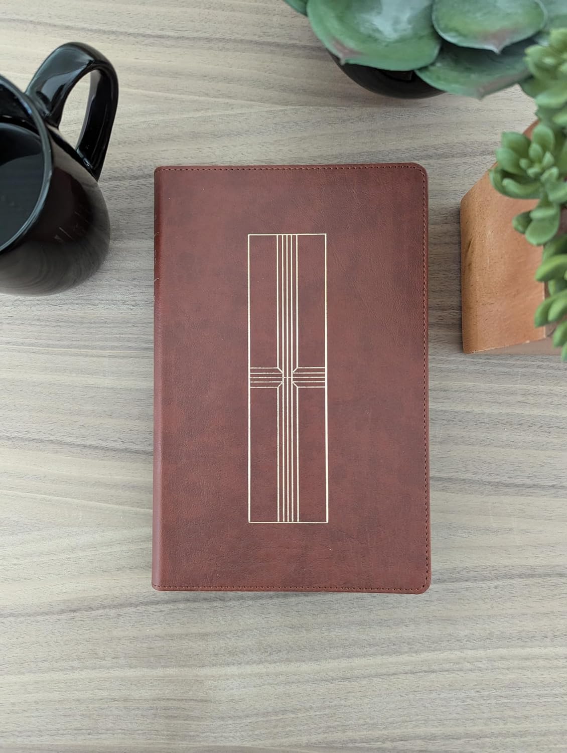Biblia Ultrafina con Filament (SentiPiel, Café, Letra Roja)