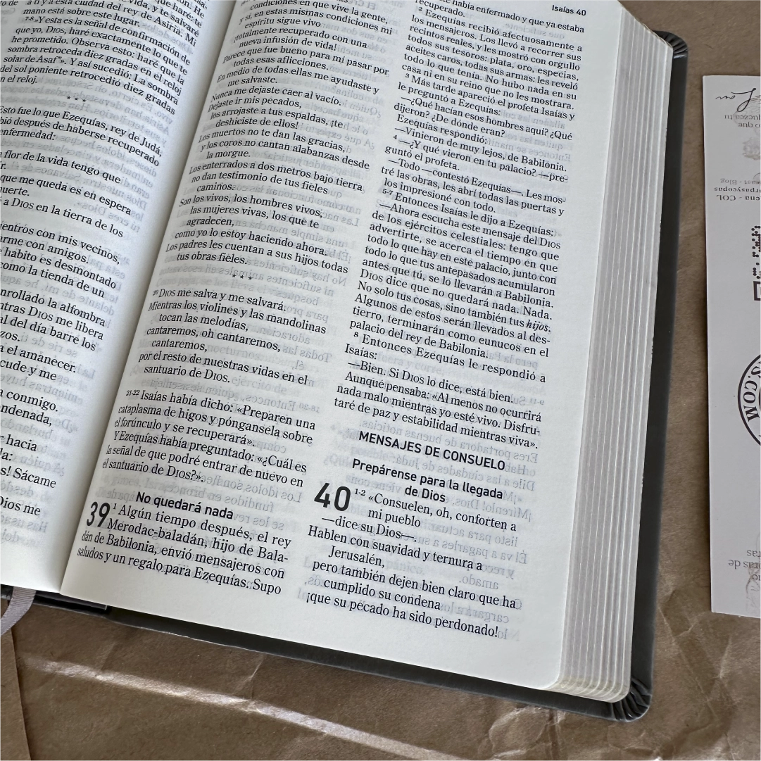 Biblia El Mensaje (Tapa dura, Ocean Blue): La Biblia en un lenguaje claro y profundo